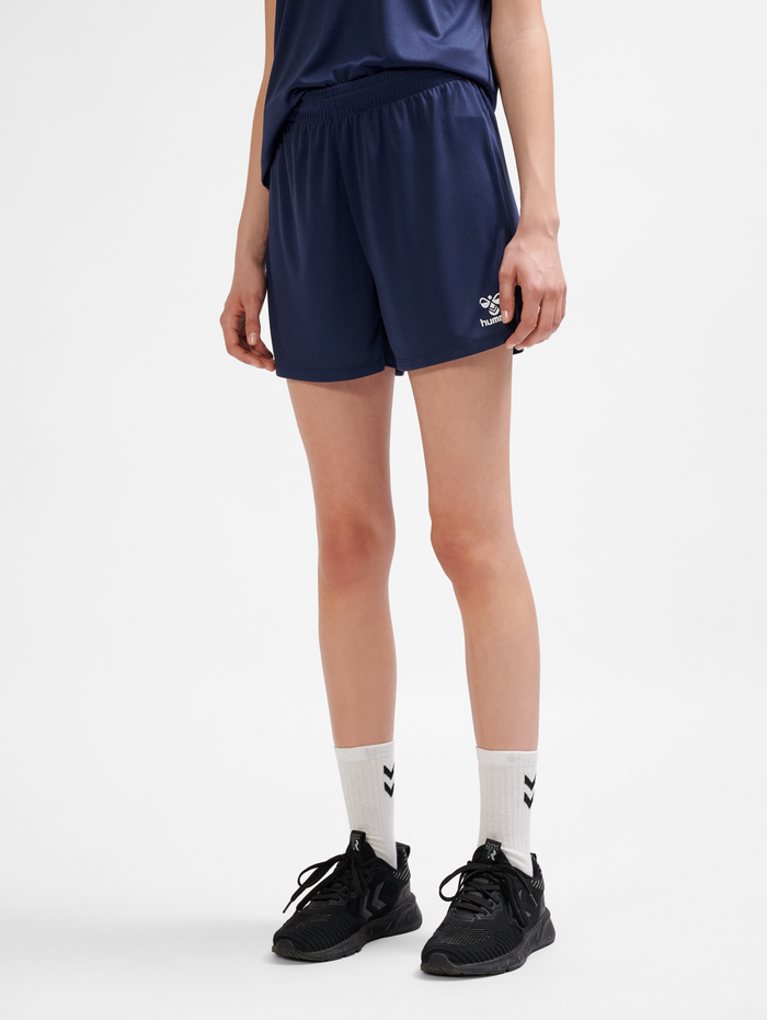 hmlESSENTIAL SHORTS WOMAN, MARINE, model