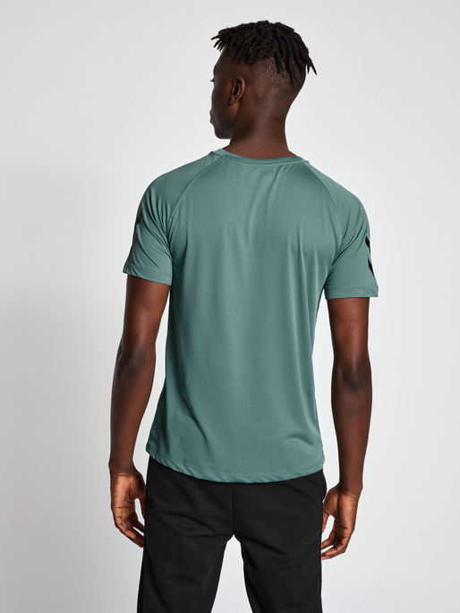 hmlMT BOW T-SHIRT, 7406, model