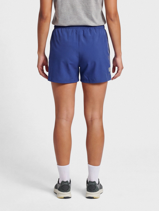 hmlMOVE GRID WOVEN SHORTS WOMAN, SODALITE BLUE, model