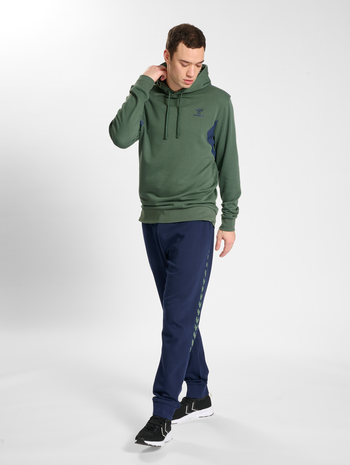 hmlSTALTIC COTTON HOODIE, DUCK GREEN, model