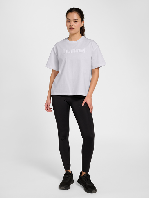 hmlKEEPER GRAPHIC W T-SHIRT S/S, WHITE/WHITE, model