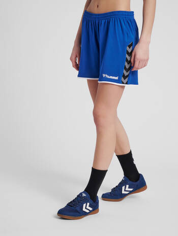 hmlAUTHENTIC POLY SHORTS WOMAN, TRUE BLUE, model
