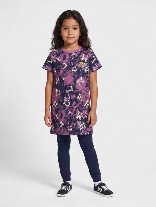 hmlDRAMA T-SHIRT DRESS S/S, BORDEAUX, model