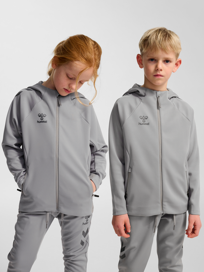 hmlCIMA 2.0 ZIP HOODIE KIDS, ALLOY, model