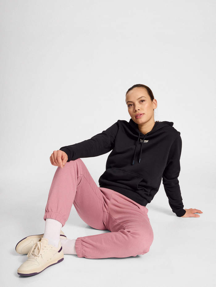 hmlLGC SHAI HOODIE, 2001, model