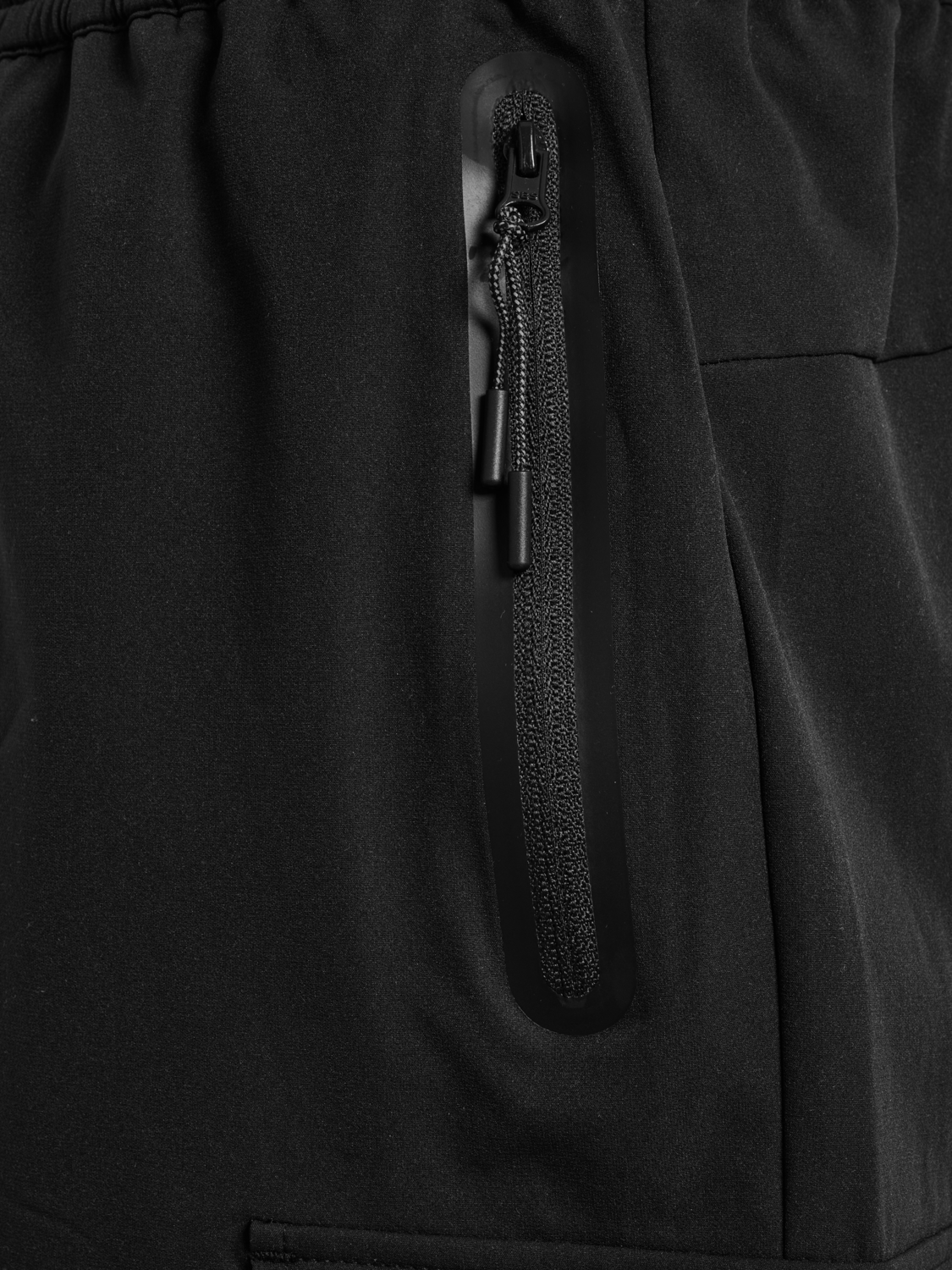 hmlTECH SHORTS, BLACK, packshot