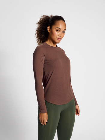 hmlMT VANJA T-SHIRT L/S, NUTMEG, model