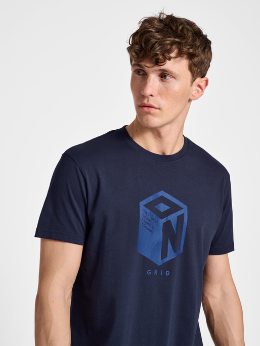 hmlPRO GRID COTTON T-SHIRT S/S, 7094, model