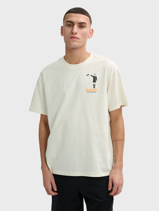 hmlLGC FLOYD BOXY T-SHIRT, EGRET, model