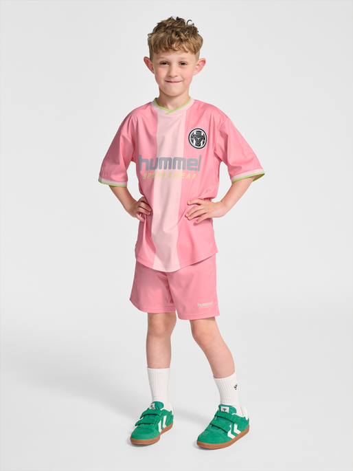 hmlJR BALL SHORTS, PEONY, model
