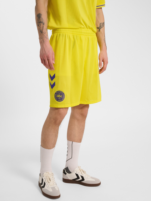 DBU 26 GK SHORTS, BLAZING YELLOW, model