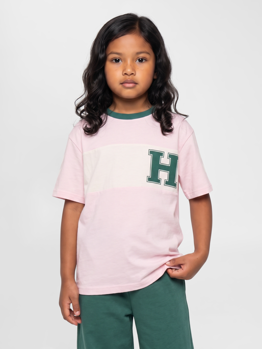 hmlROBIN LOOSE T-SHIRT S/S, BALLERINA, model