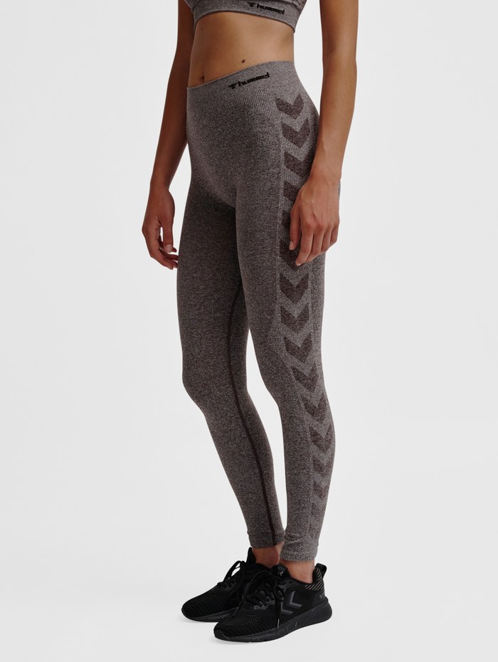 hmlCI SEAMLESS MID WAIST TIGHTS, CHOCOLATE PLUM MELANGE, model
