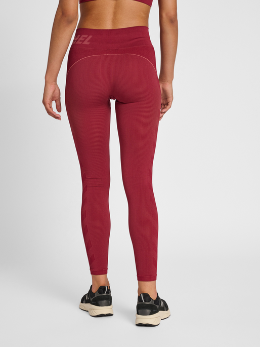 hmlTE CHRISTEL SEAMLESS MW TIGHTS, CABERNET/APPLE BUTTER MELANGE, model