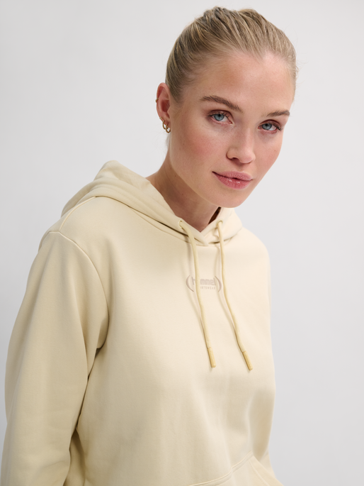 hmlPAOLA REGULAR HOODIE, VANILLA ICE, model