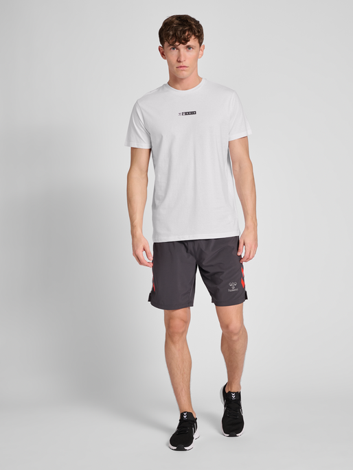 hmlOFFGRID TEE S/S, WHITE/FORGED IRON, model