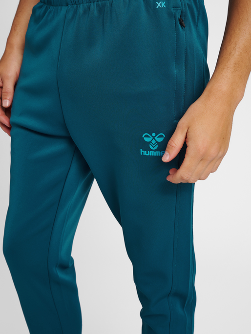 hmlCORE XK POLY PANTS, BLUE CORAL, model