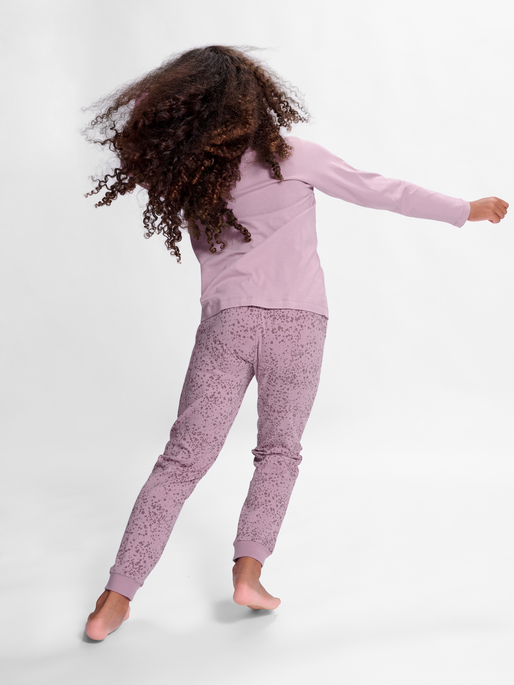 hmlCAROLINA NIGHT SUIT, 3549, model