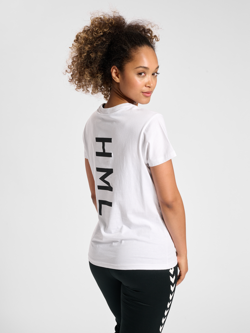 hmlCOURT COTTON T-SHIRT S/S WOMAN, WHITE, model