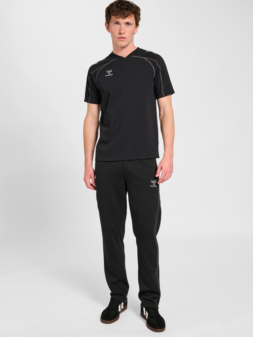hmlMOVE 2.0 PANTS, BLACK, model
