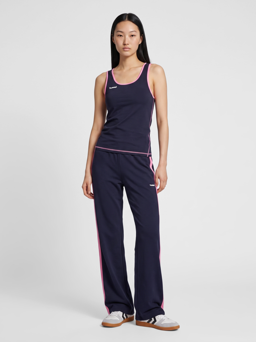 hmlI-D EASY PANTS, NIGHT SKY, model