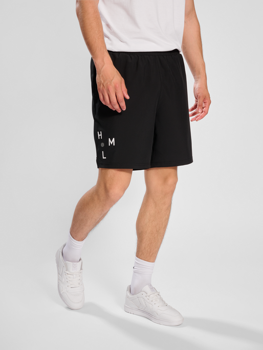 hmlACTIVE COURT WOV SHORTS, BLACK, model