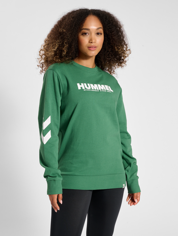 hmlLEGACY SWEATSHIRT, FOLIAGE GREEN, model