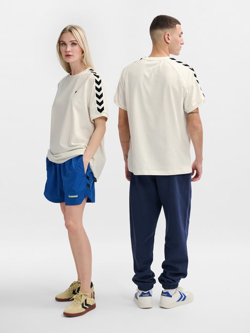 hmlARCHIVE LOOSE T-SHIRT S/S, BLANC DE BLANC, model