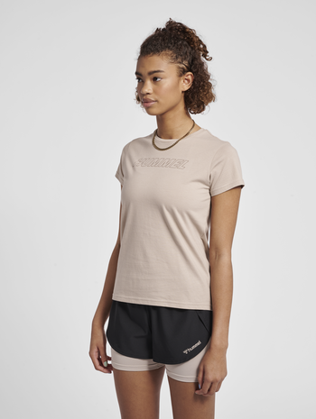 hmlTE CALI COTTON T-SHIRT, CHATEAU GRAY, model