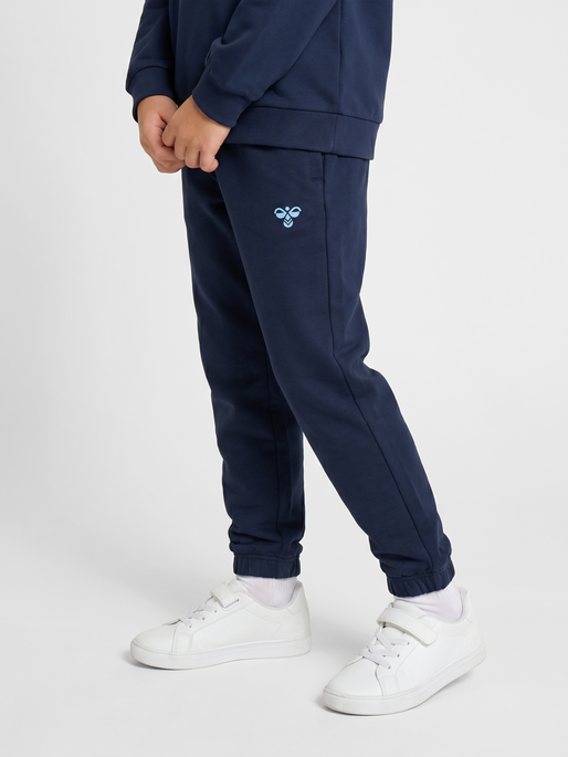hmlJR REG TUKAS PANTS, DRESS BLUES/FLINT STONE, model