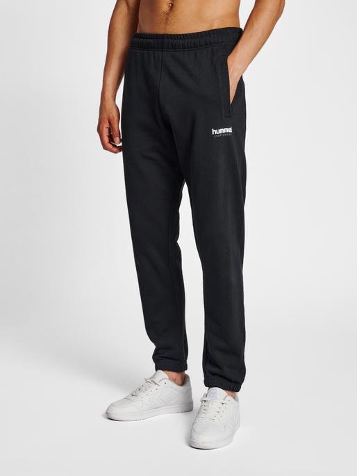 hmlLGC AUSTIN REGULAR PANTS, BLACK, model