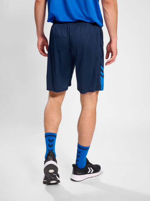 hmlACTIVE PL SHORTS, DRESS BLUES, model