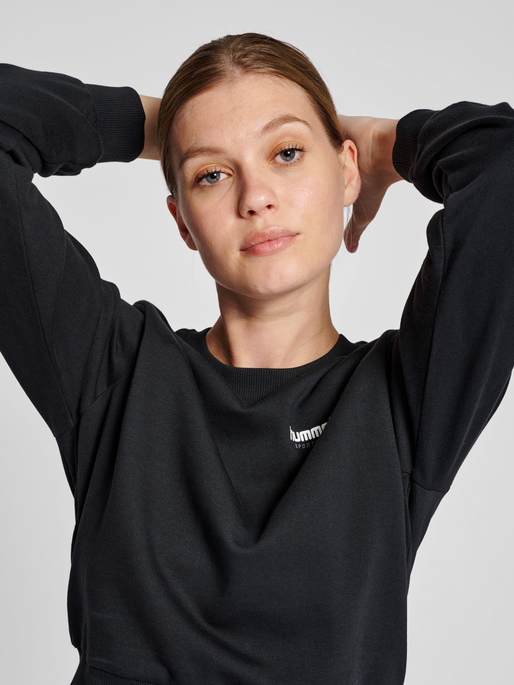 hmlLGC SHAI SHORT SWEATSHIRT, BLACK, model