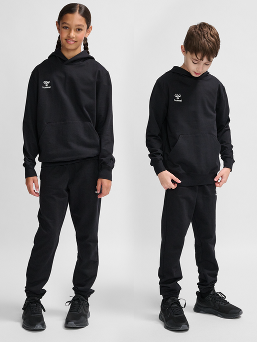 hmlGO 2.0 HOODIE KIDS, BLACK, model