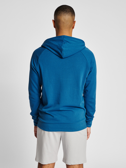 hmlISAM 2.0 HOODIE, DARK BLUE, model