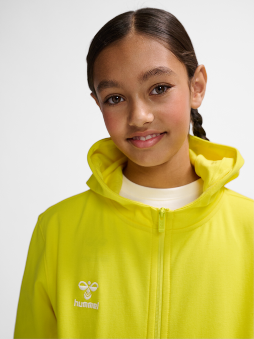 hmlGO 2.0 ZIP HOODIE KIDS, BLAZING YELLOW, model