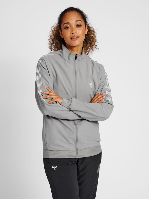 hmlGG12 TRACK JACKET WOMAN, ALLOY, model