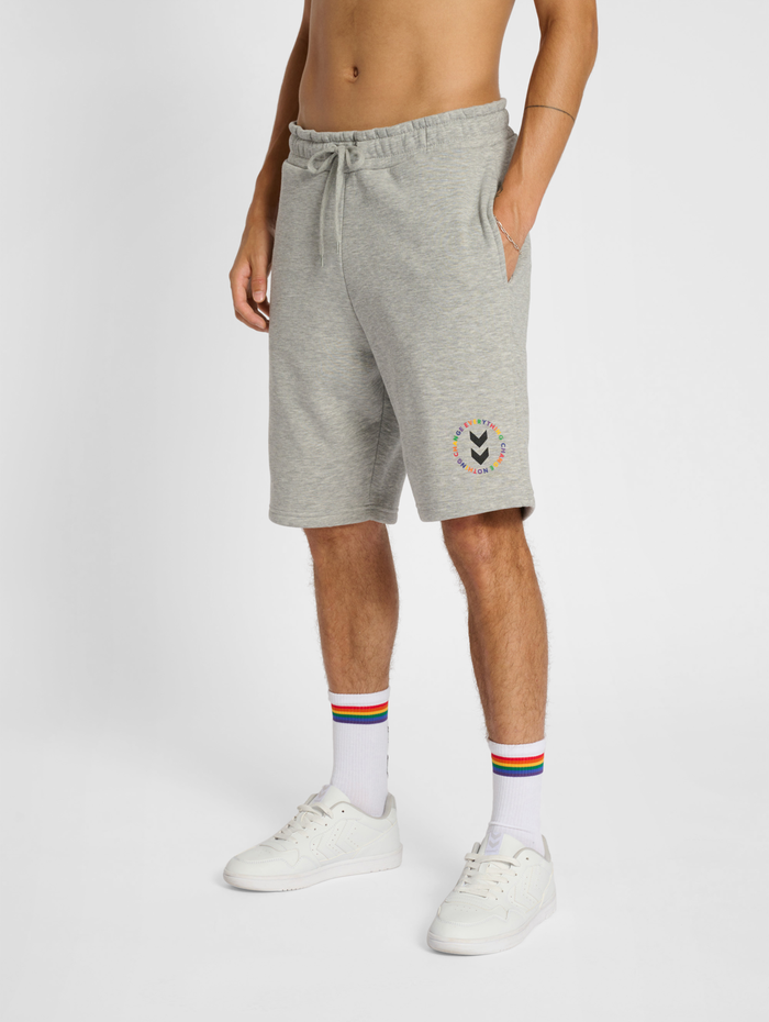 hmlEVERYTHING NOTHING SWEAT SHORTS, GREY MELANGE, model