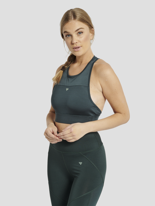 hmlNORMA SPORTS BRA, DARKEST SPRUCE, model