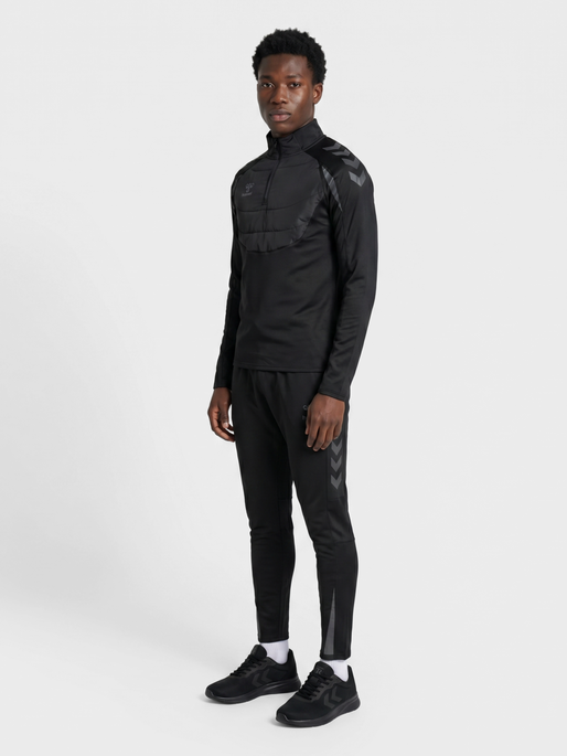 hmlBTC WINTER TRAINING HALF ZIP, BLACK, model