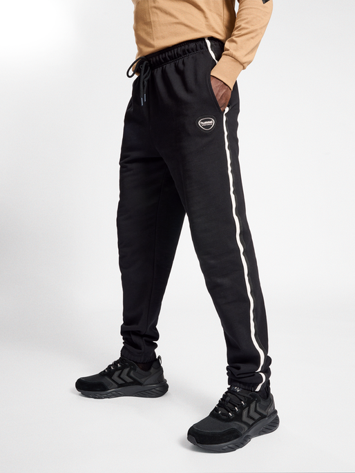 hmlLGC MARK SWEATPANTS, 2001, model