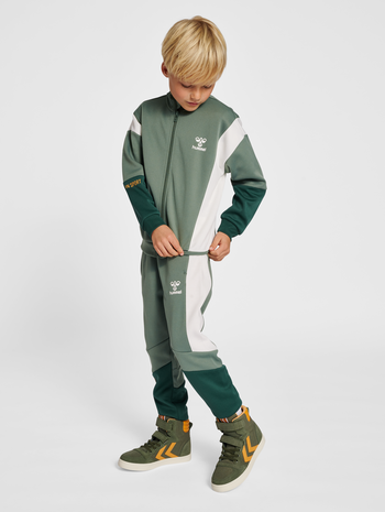 hmlJASON ZIP JACKET, LAUREL WREATH, model