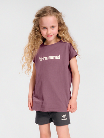 hmlNOVA SHORTS SET, ROSE BROWN, model