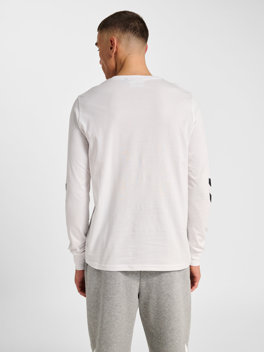 hmlLEGACY 2.0 T-SHIRT L/S, WHITE, model