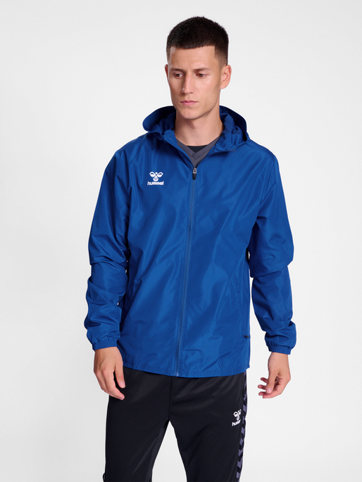 hmlESSENTIAL AW JACKET, TRUE BLUE, model