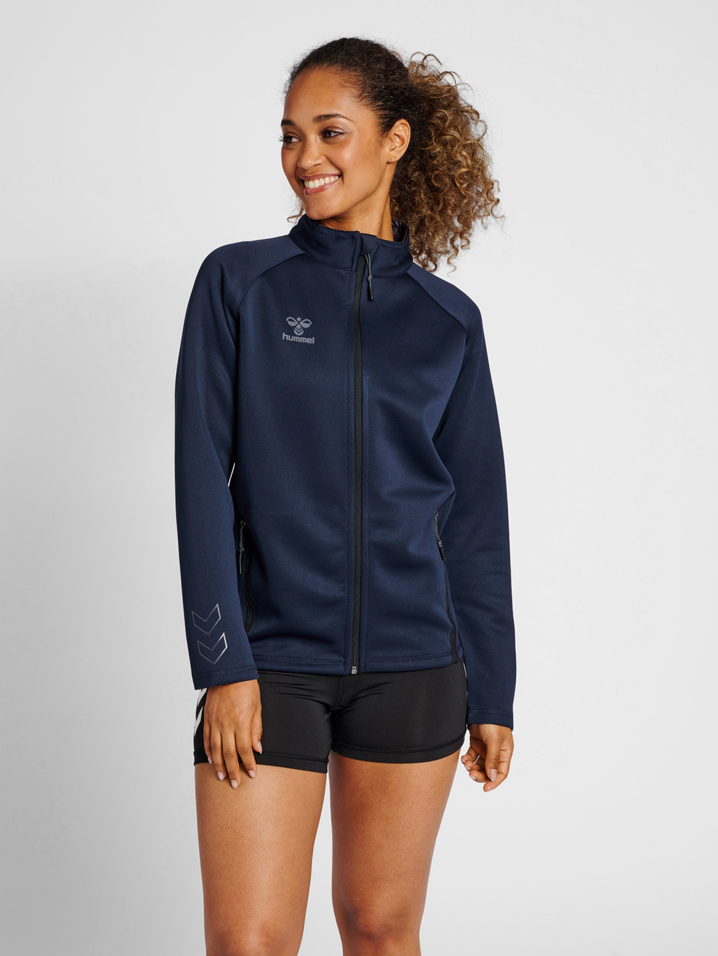 hmlCIMA XK ZIP JACKET WOMAN, MARINE, model