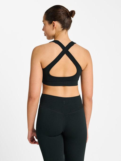 hmlHIIT SEAMLESS V SHAPE PADDED BRA, BLACK, model