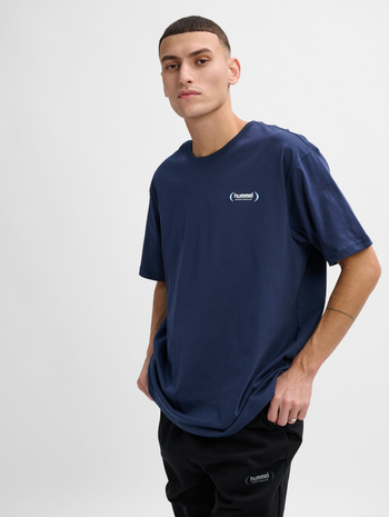 hmlFELIX LOOSE TEE, DRESS BLUES, model