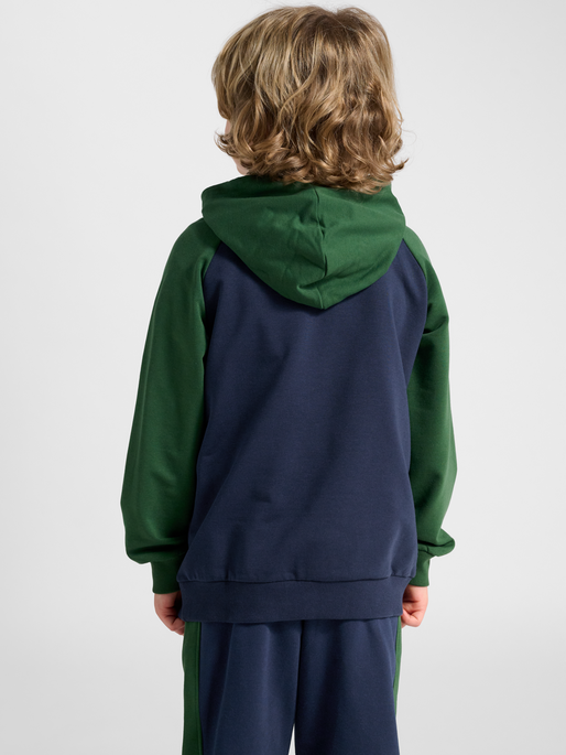 hmlESSEN HOODIE, DRESS BLUES, model