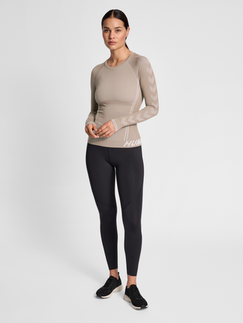 hmlTE CHRISTEL SEAMLESS T-SHIRT L/S, CHATEAU GRAY, model